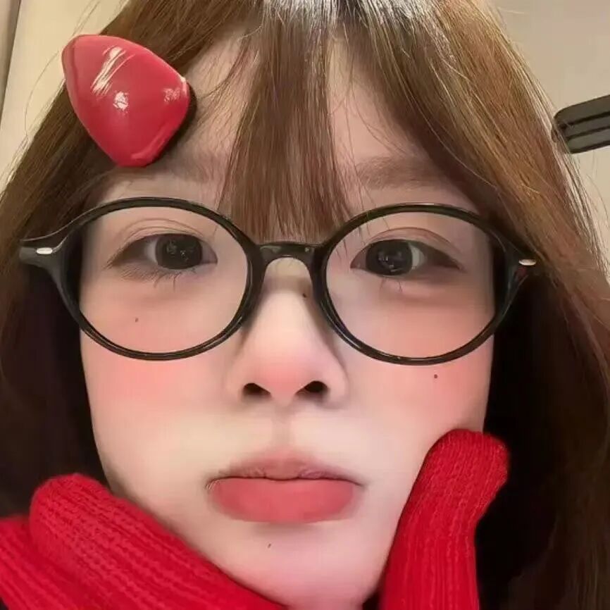 喜庆红色系甜妹女生头像