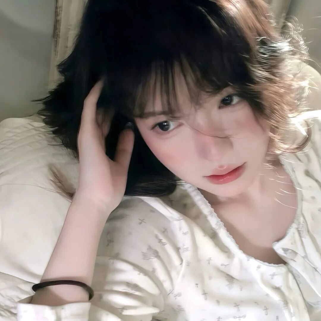 清冷女生头像