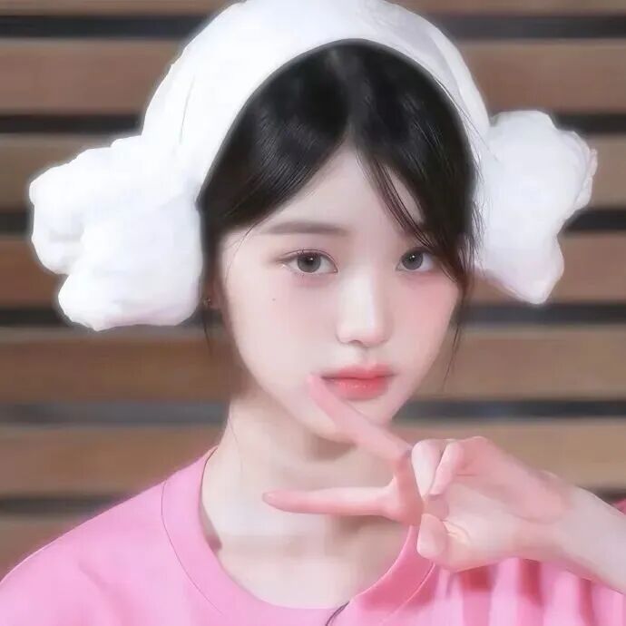 剪刀手甜妹女生头像