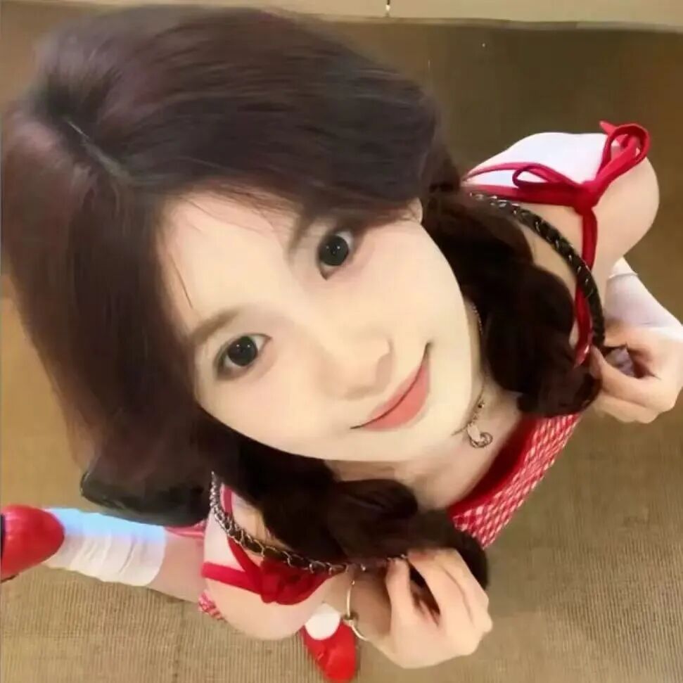 红色系甜妹女生头像