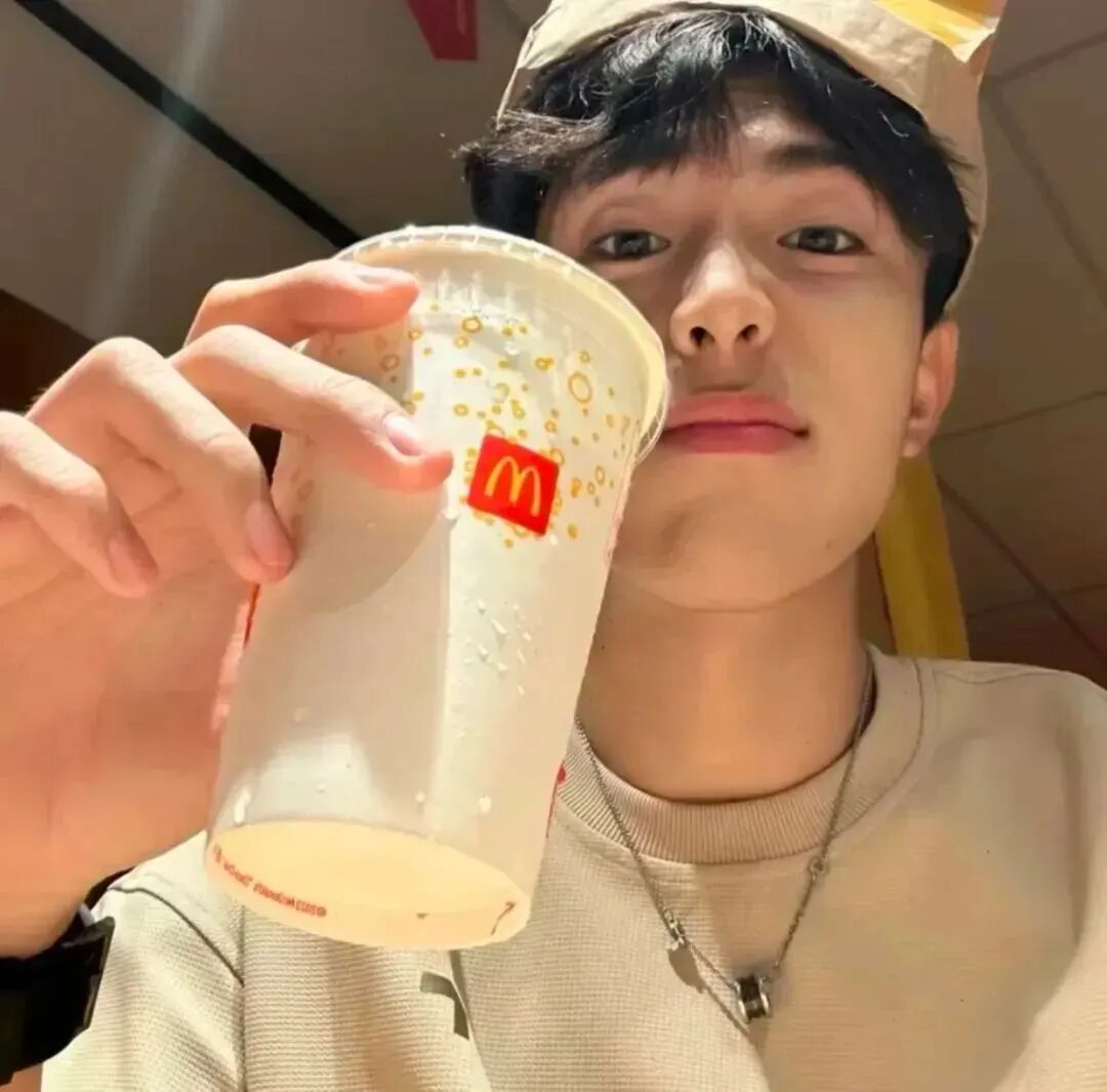麦当劳小众男生头像