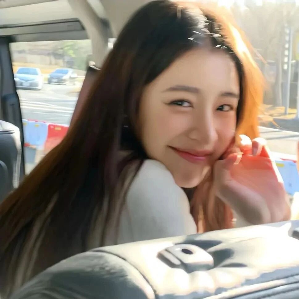 爱笑甜妹女生头像