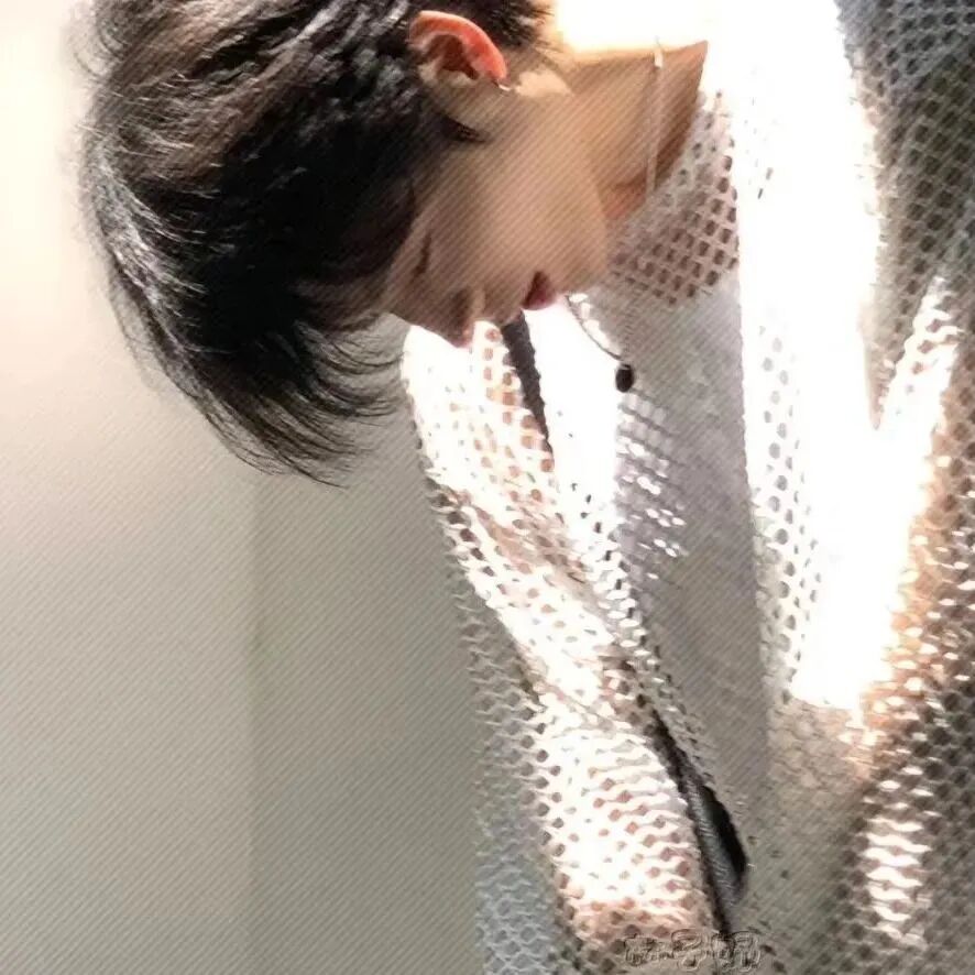 帅气侧脸男生头像