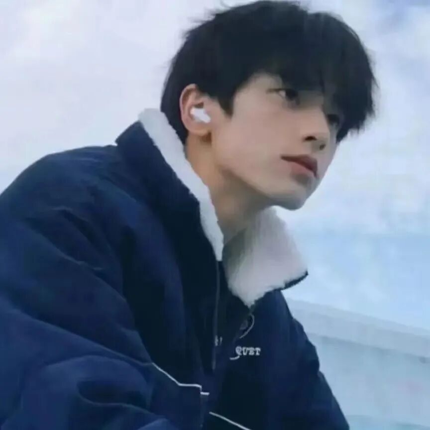 帅气侧脸男生头像