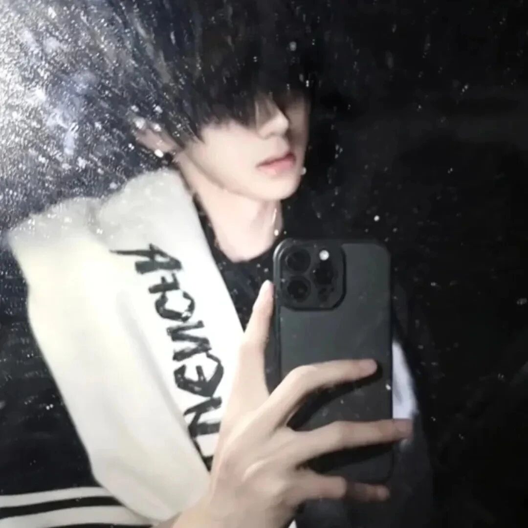 自拍手机个性男生头像