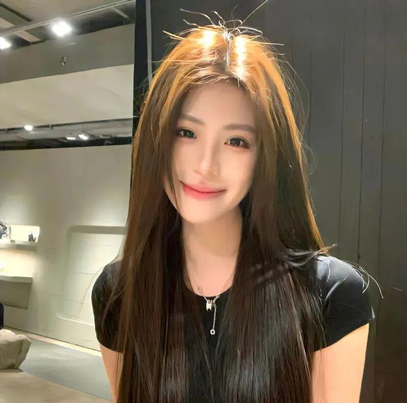 气质爱笑女生头像