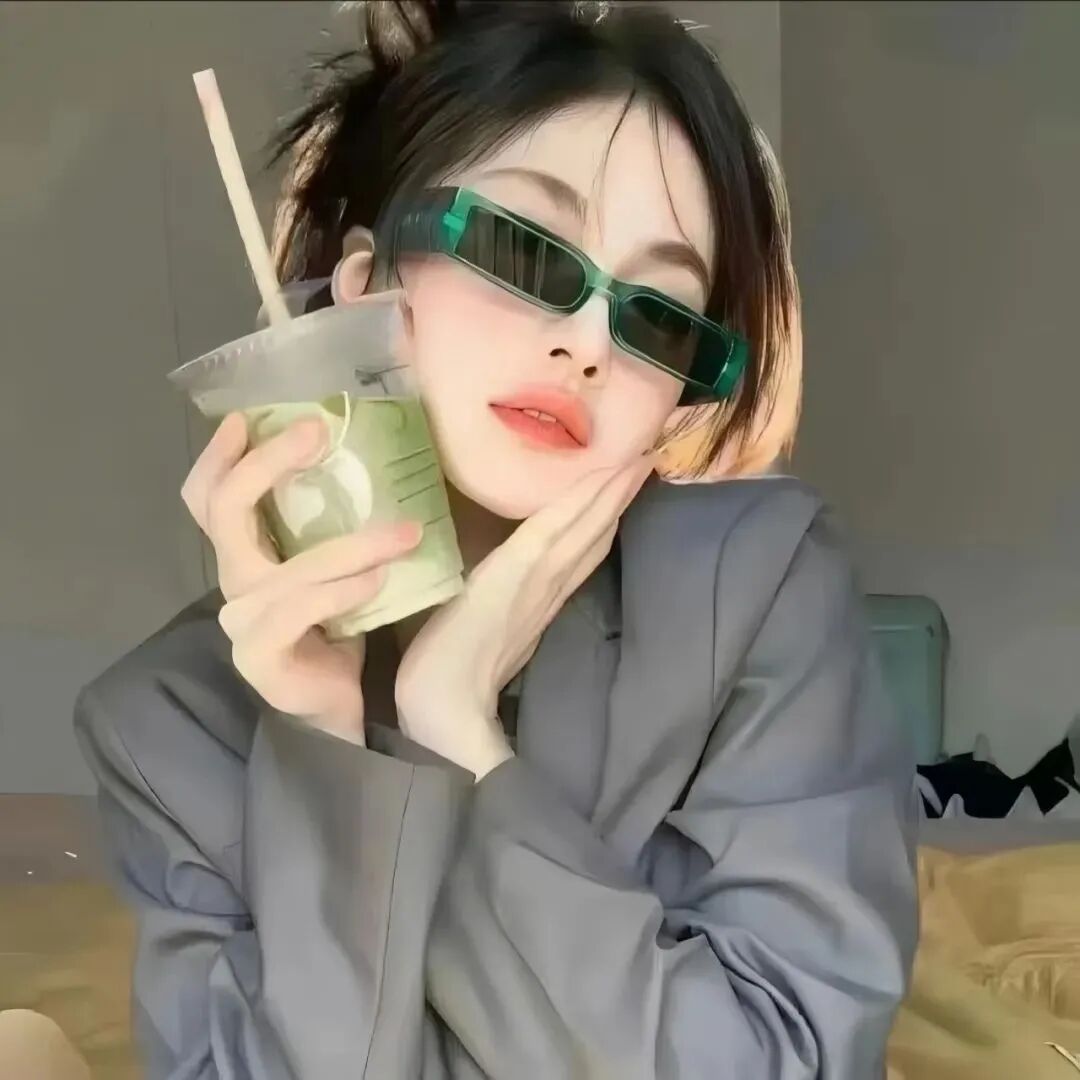墨镜个性女生头像