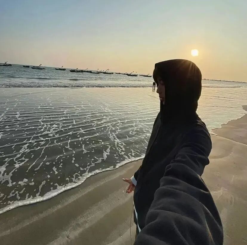 海边小众侧脸男生头像