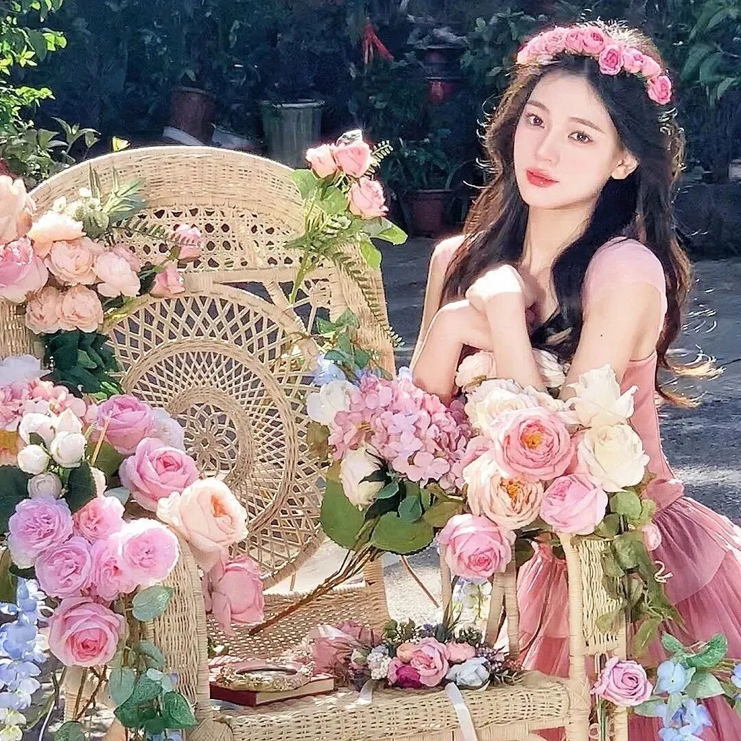 鲜花温柔女生头像