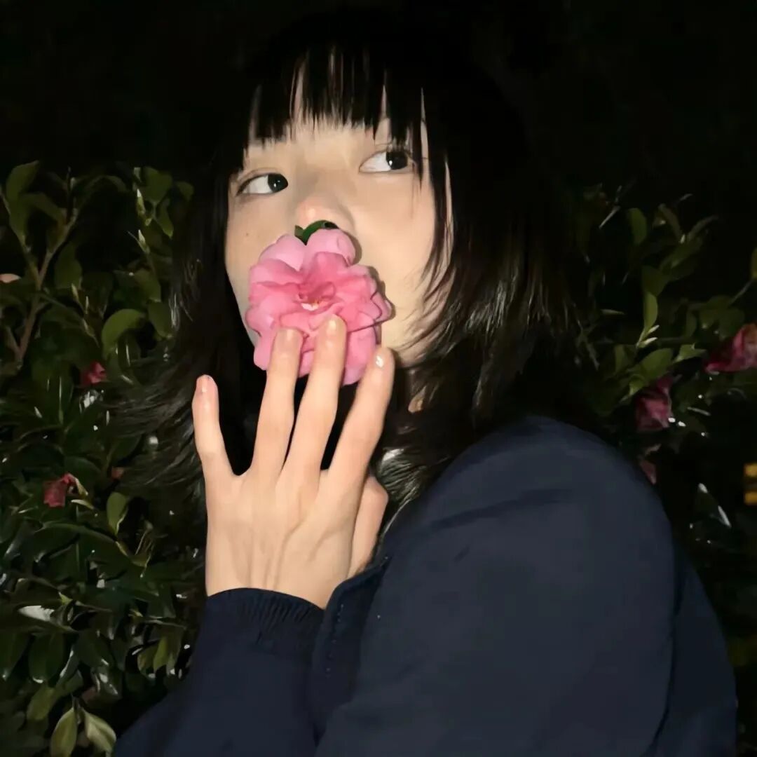 鲜花温柔女生头像