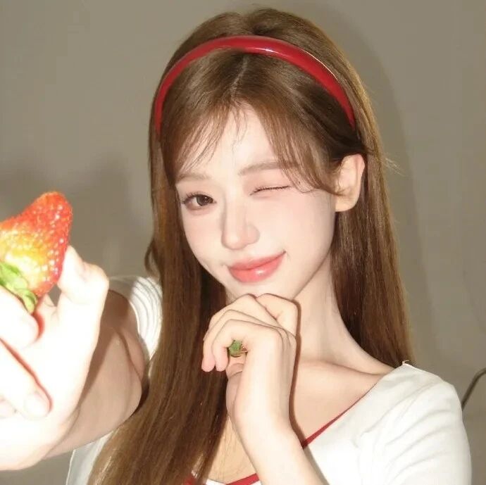 草莓甜妹女生头像