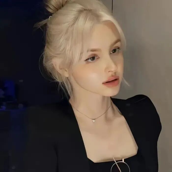 欧美温柔女生头像