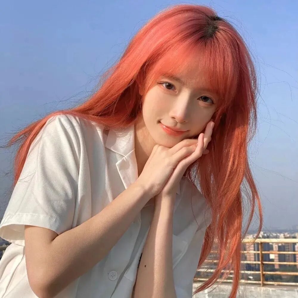 红发小众女生头像