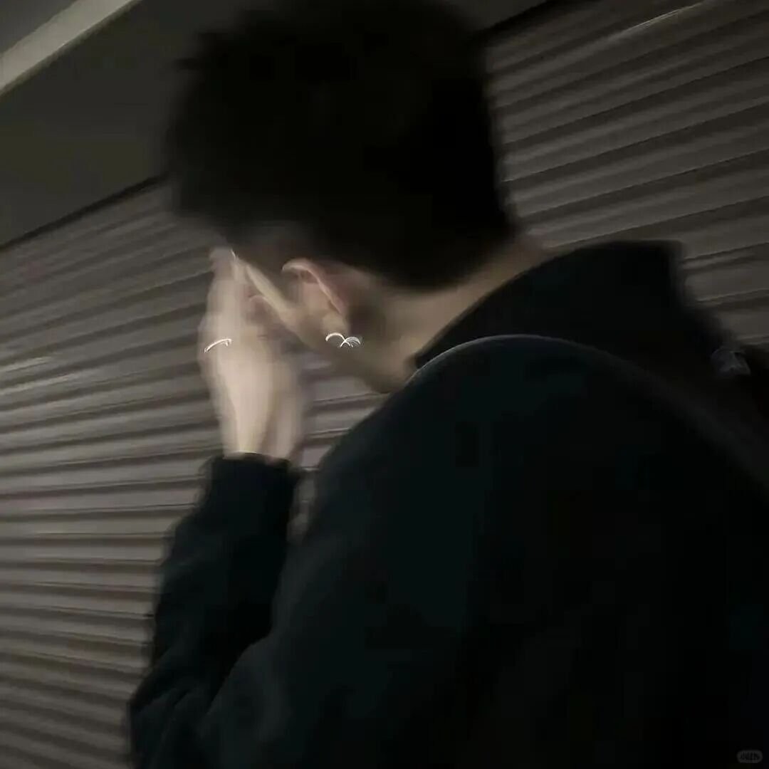 痞帅不露脸男生头像
