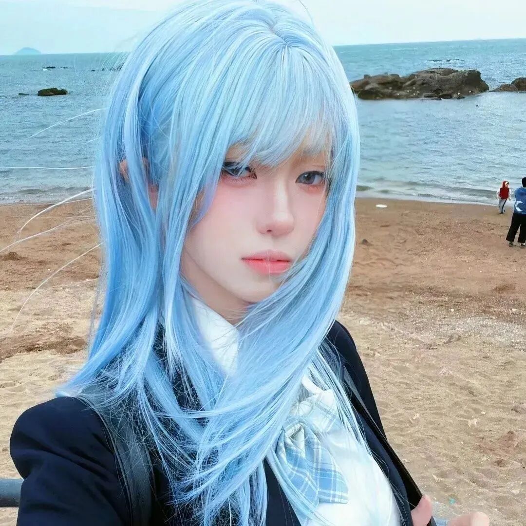 蓝色系海边很飒女生头像