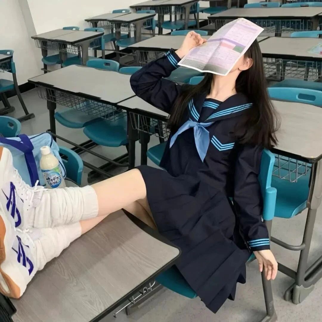 看书少萝不露脸女生头像