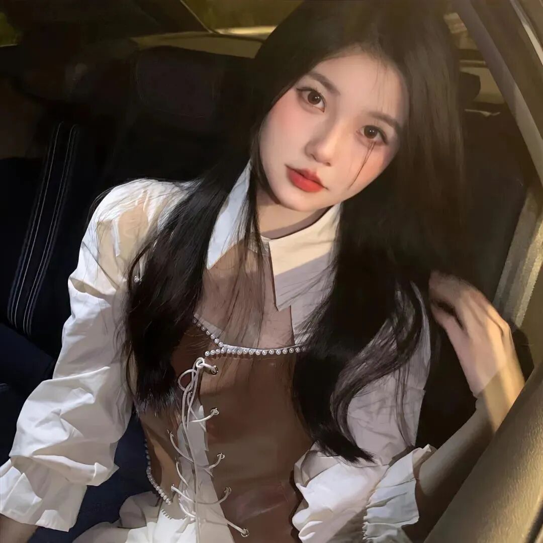 车内很飒小众女生头像