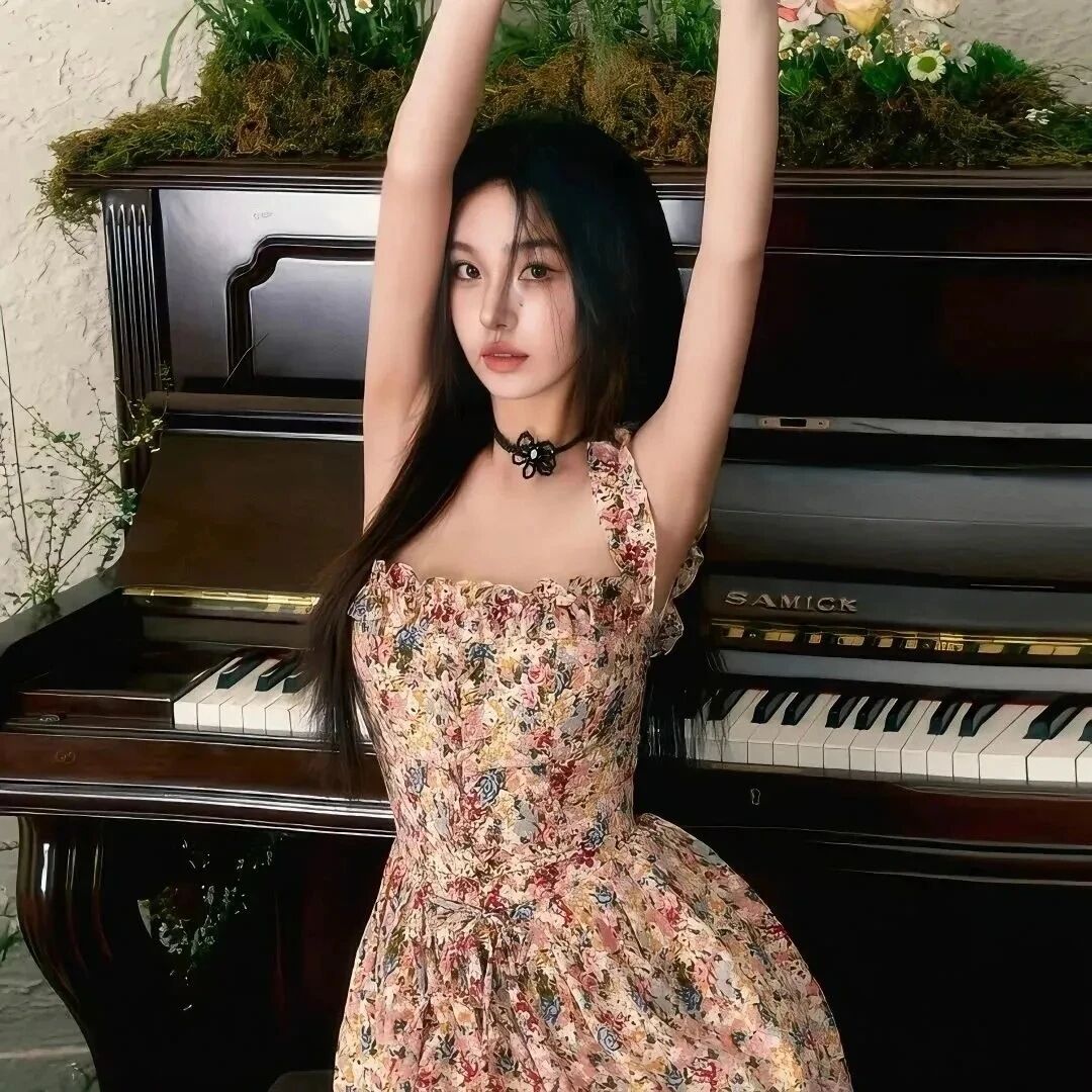 钢琴温柔女生头像