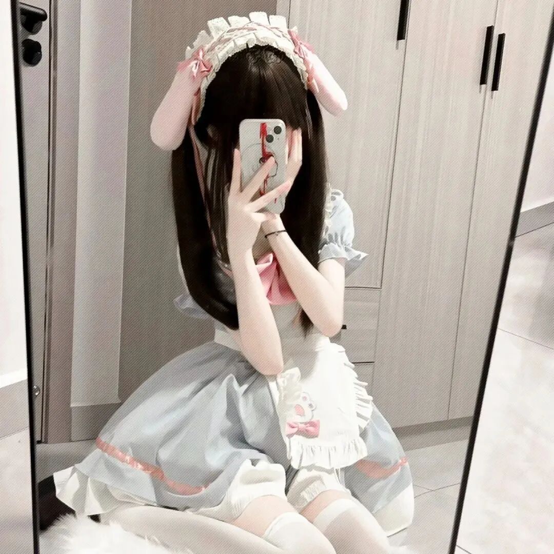 自拍手机少萝不露脸女生头像