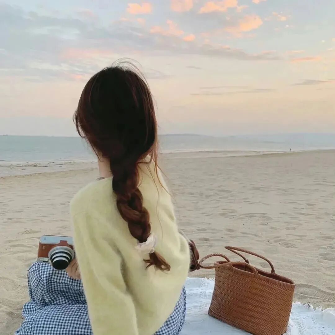 氛围感海边不露脸女生头像
