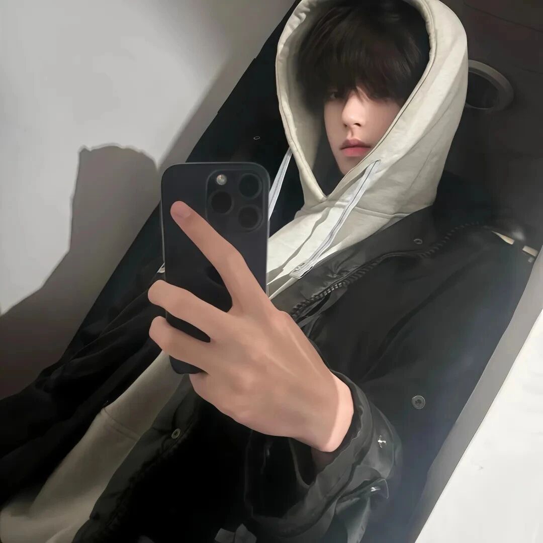 自拍手机个性男生头像