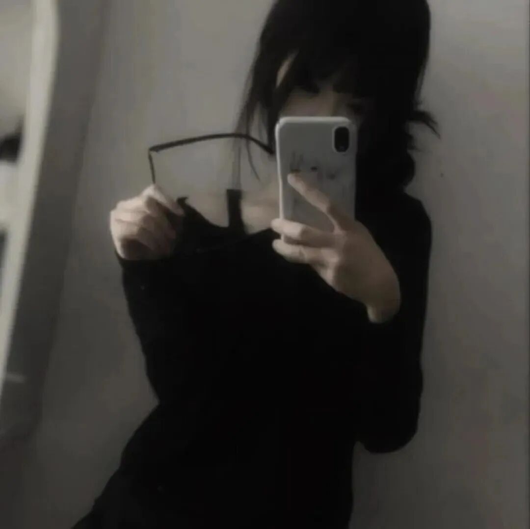 自拍手机纯欲女生头像