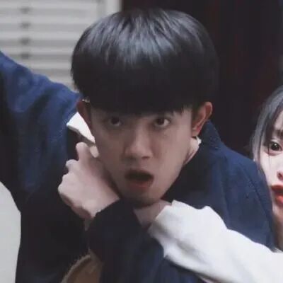 guaibozizuzhixinsan真人情侣头像