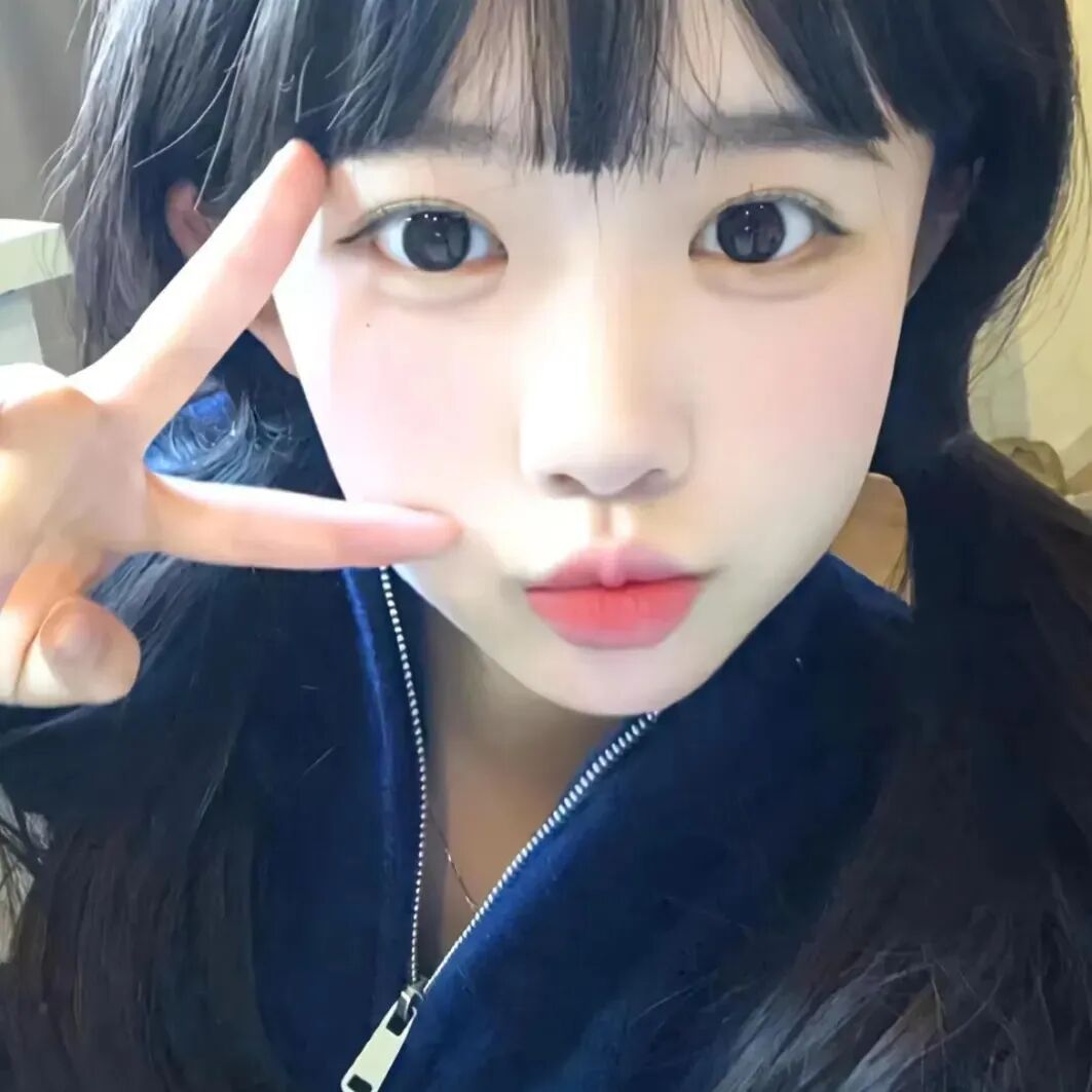 剪刀手甜妹女生头像