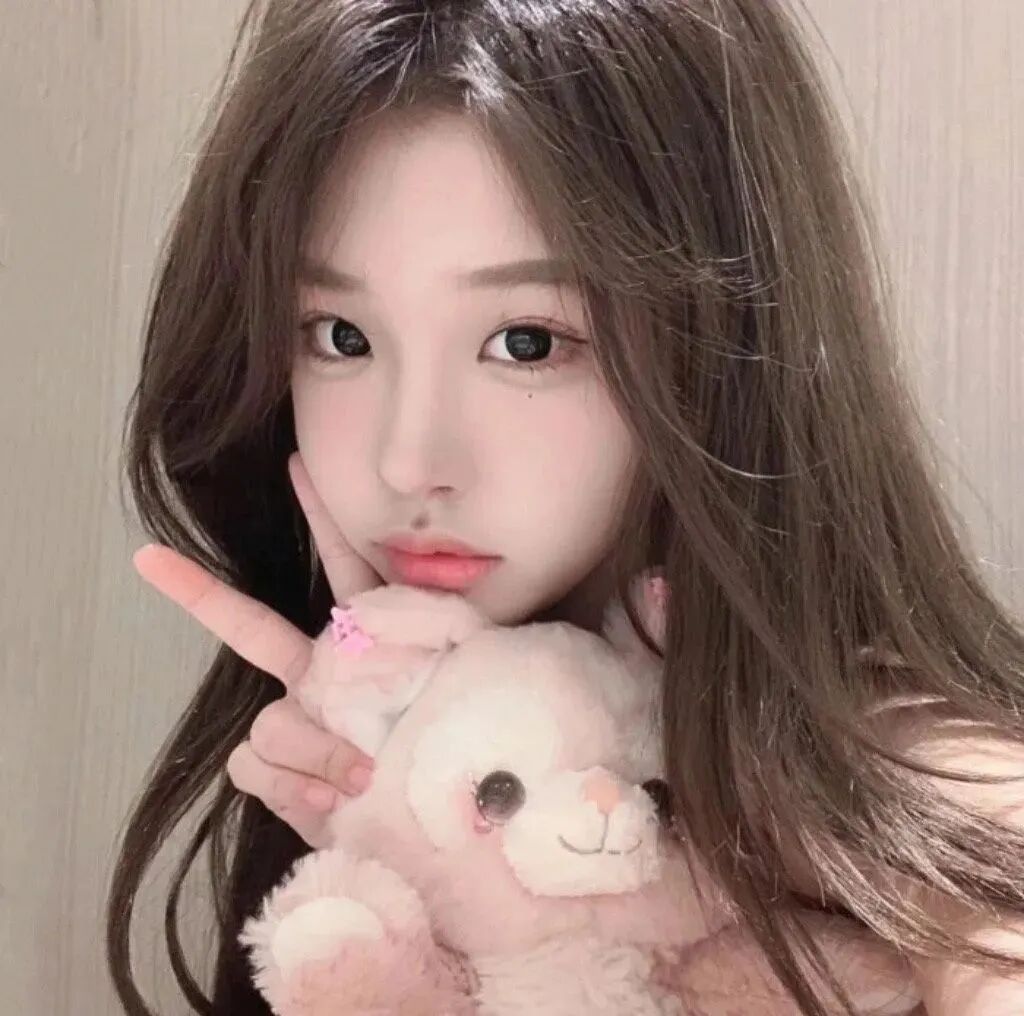 剪刀手甜妹女生头像