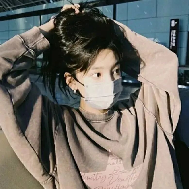 章若楠爱豆温柔女生头像