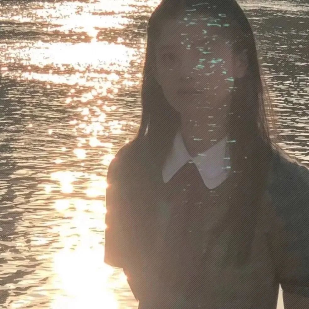 氛围感海边光感女生头像