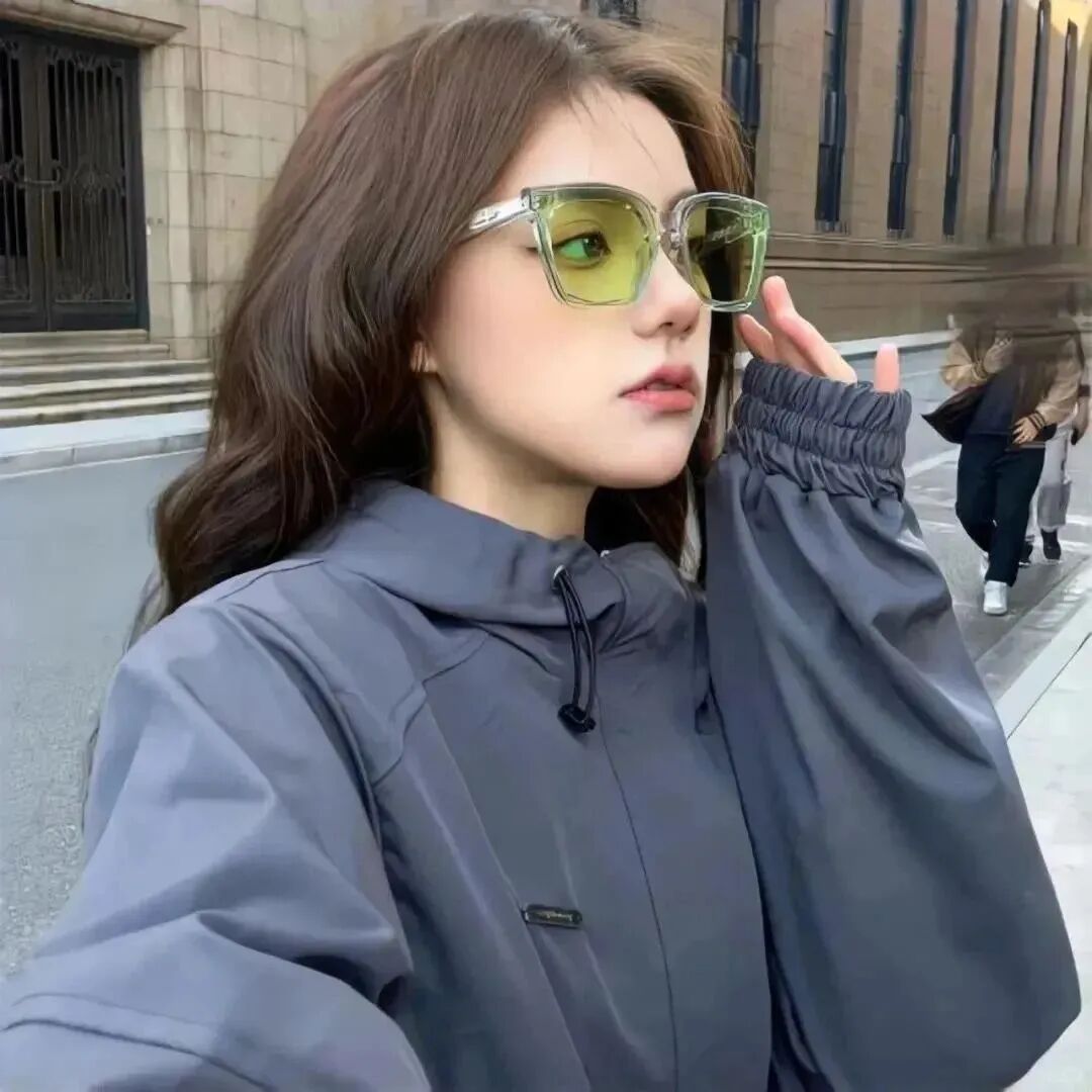 甜酷墨镜欧美女生头像