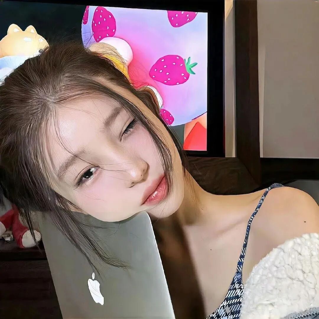 办公甜妹女生头像