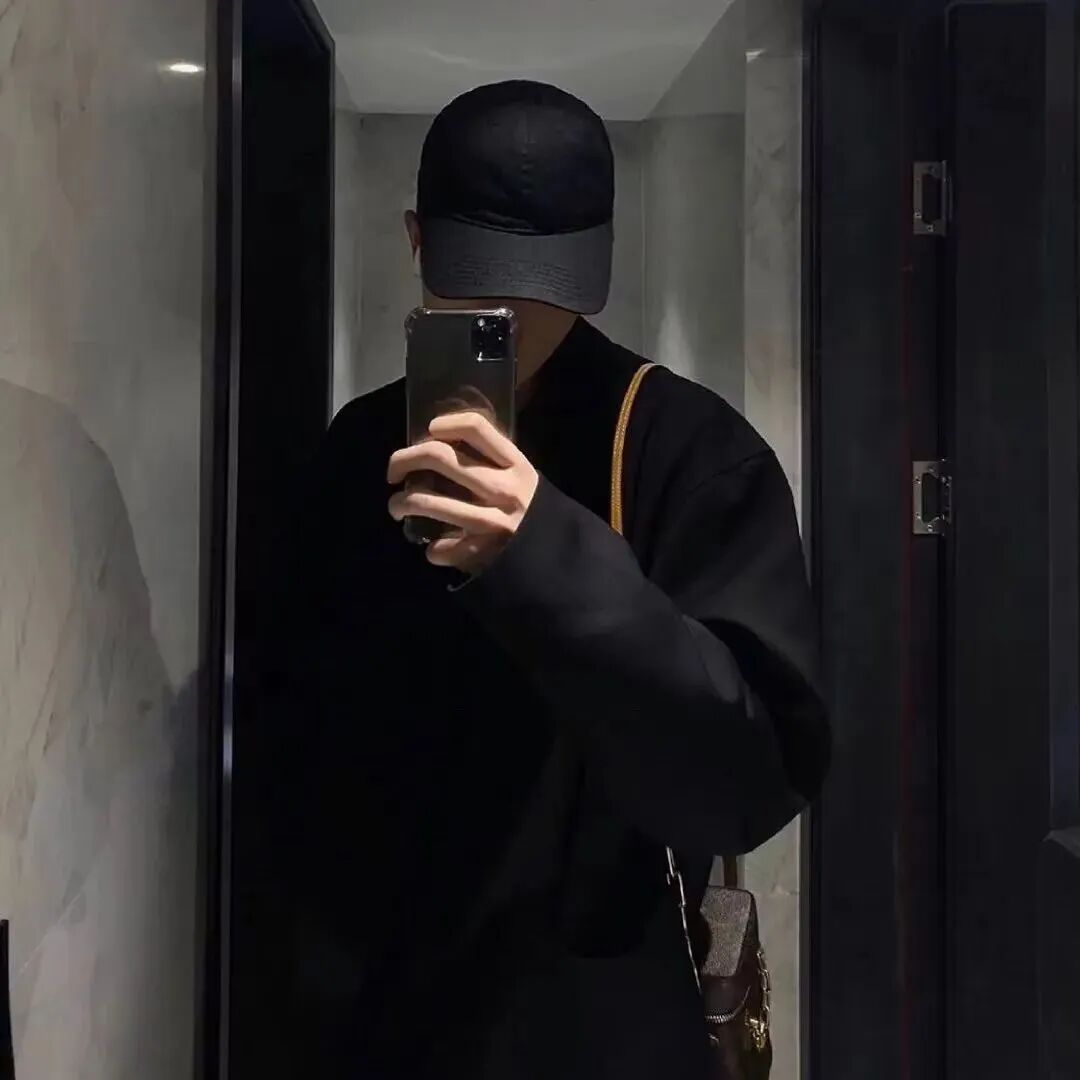 自拍手机成熟不露脸男生头像