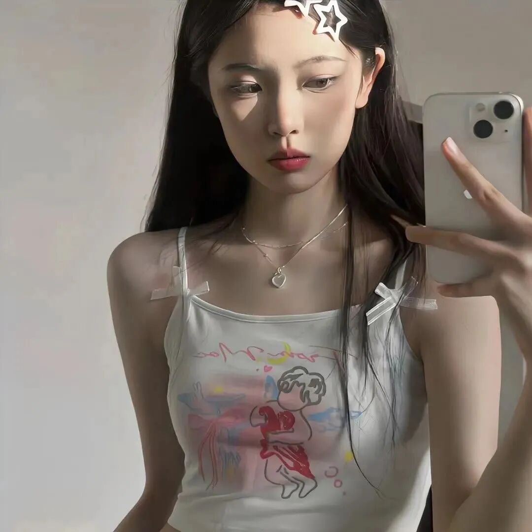 自拍手机小众女生头像