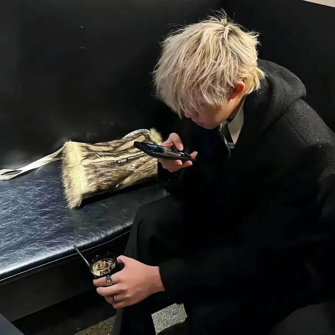 冷酷男生头像