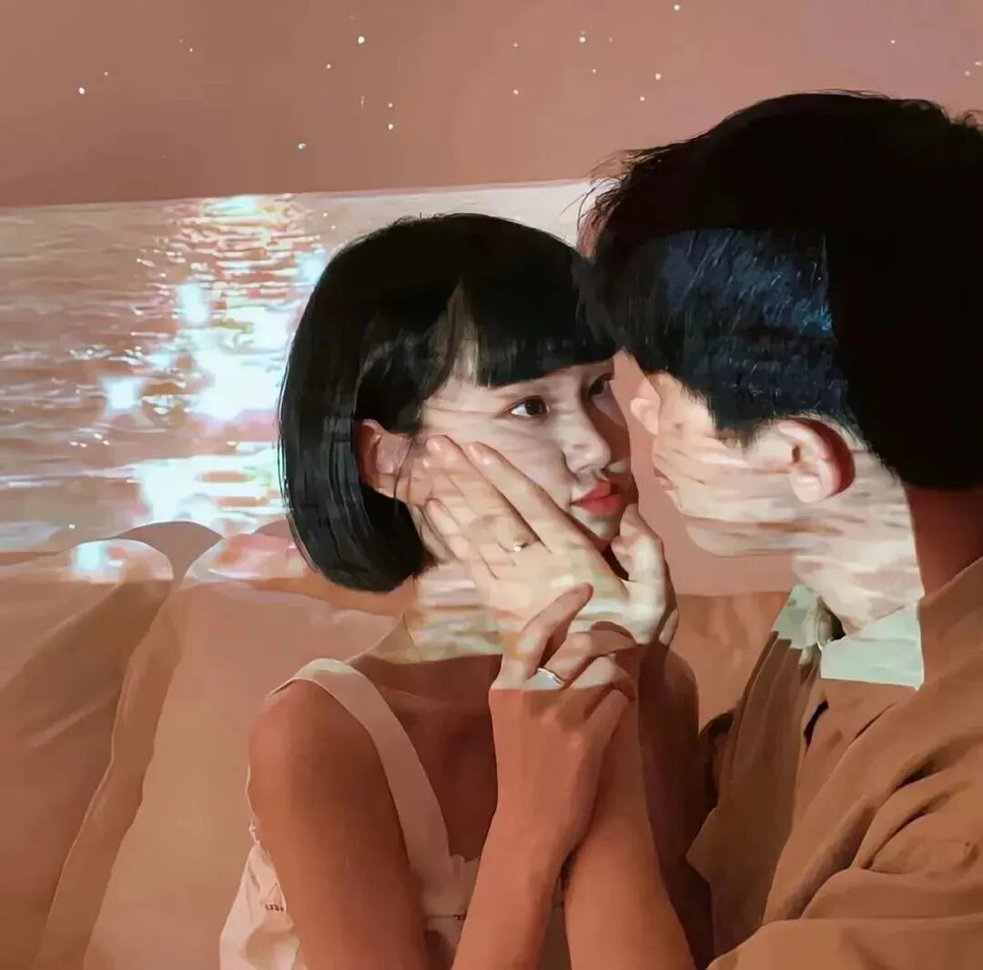 真人情侣头像氛围感情侣头像