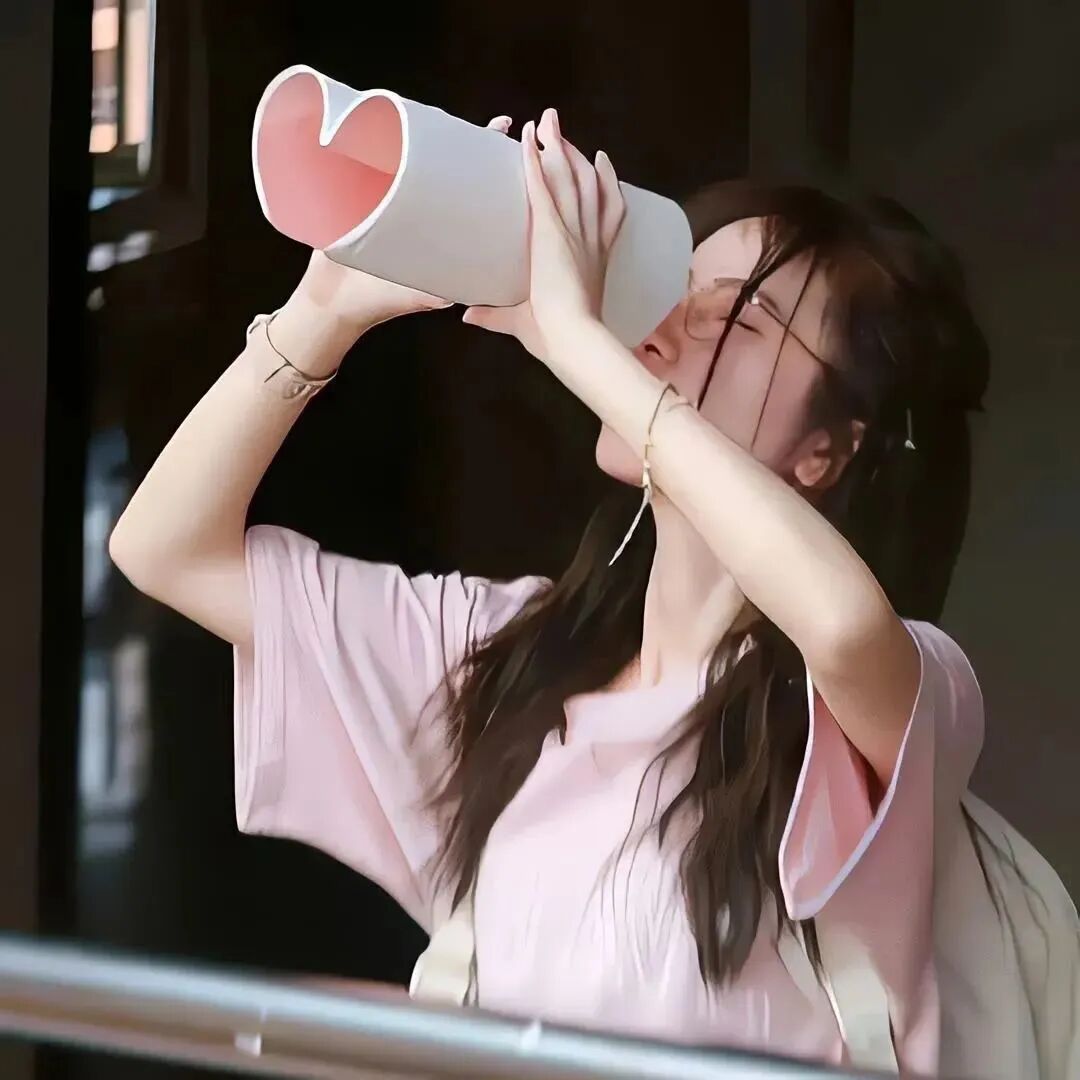 可爱女生头像侧脸头像