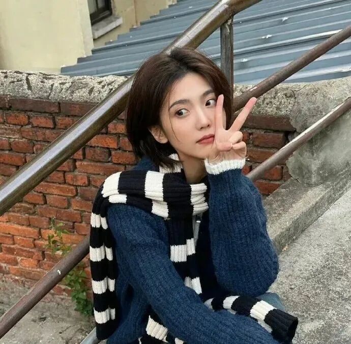 女生 女生头像 女头 剪刀手 剪刀手头像