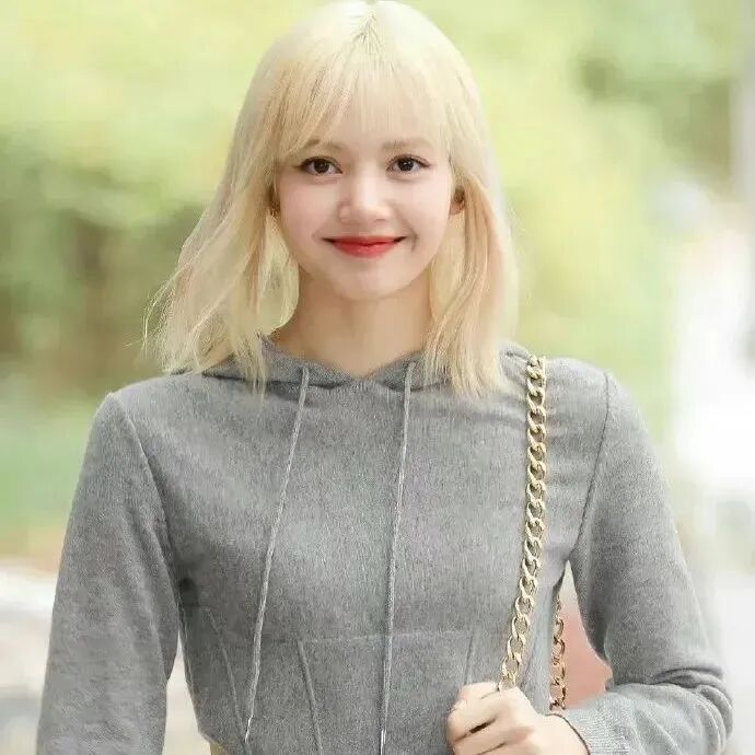 丽萨头像女生头像