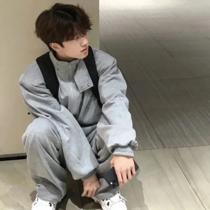 侧脸男生头像