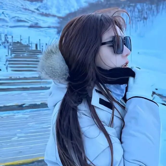 侧脸女生头像氛围感女生头像冬天头像