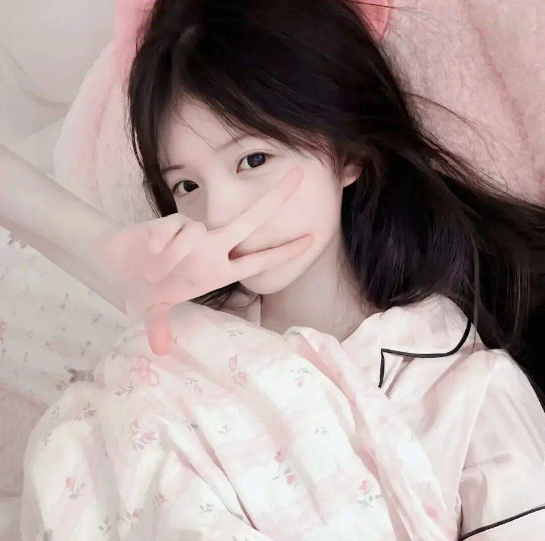 剪刀手少萝女生头像