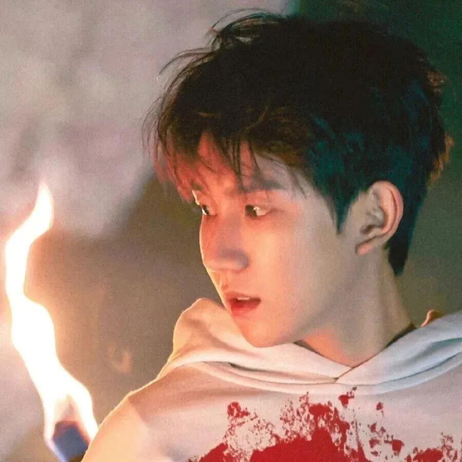 王源头像侧脸男生头像