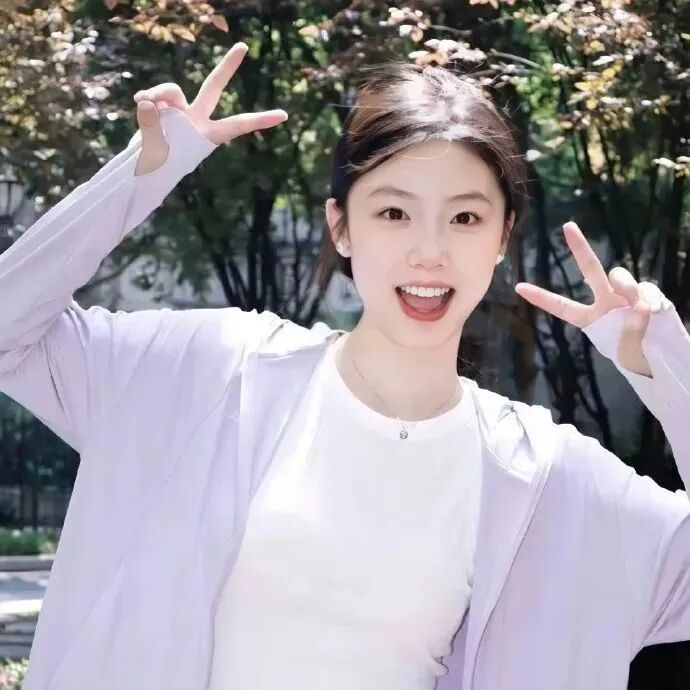 小众甜美爱笑女生头像