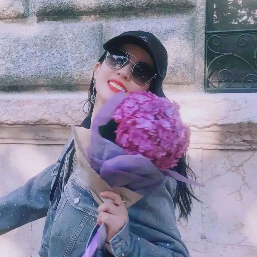 鲜花刘亦菲头像氛围感女生头像墨镜头像