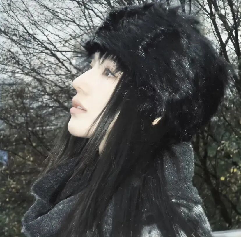 冬天温柔侧脸女生头像