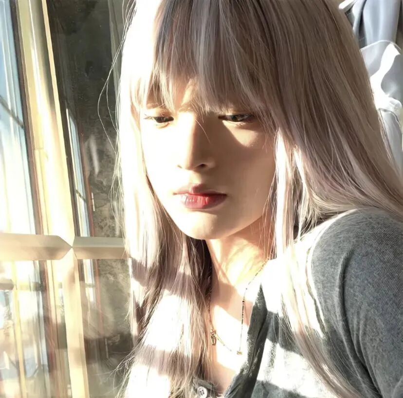 阳光女生头像