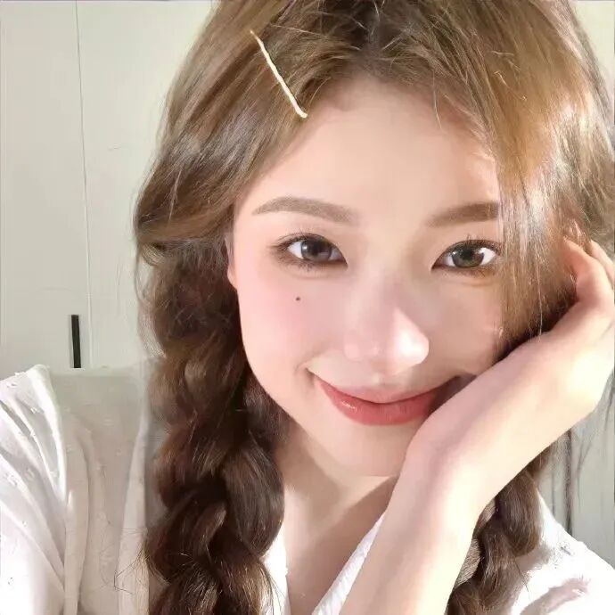 甜美爱笑女生头像