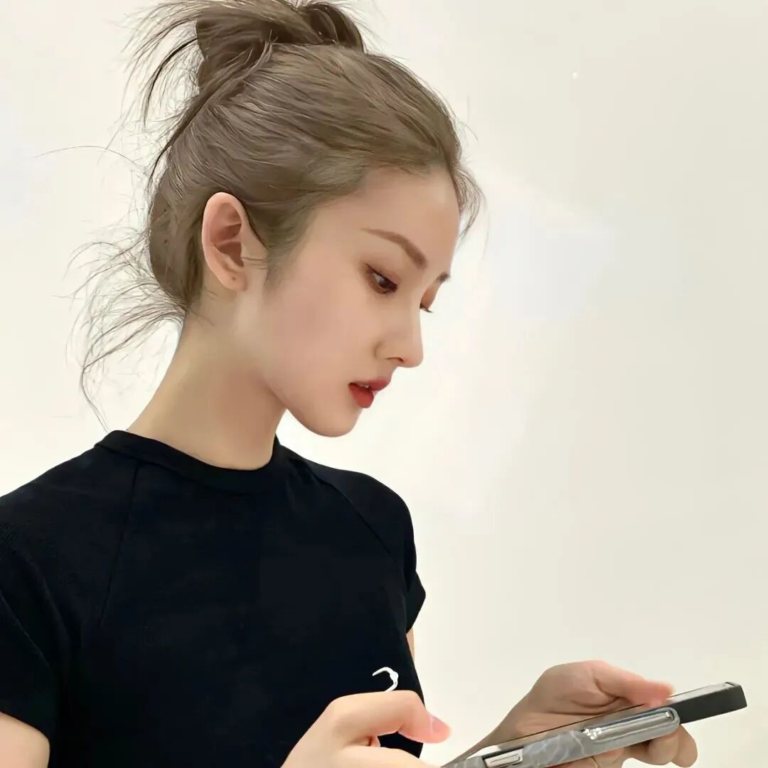 侧脸女生头像